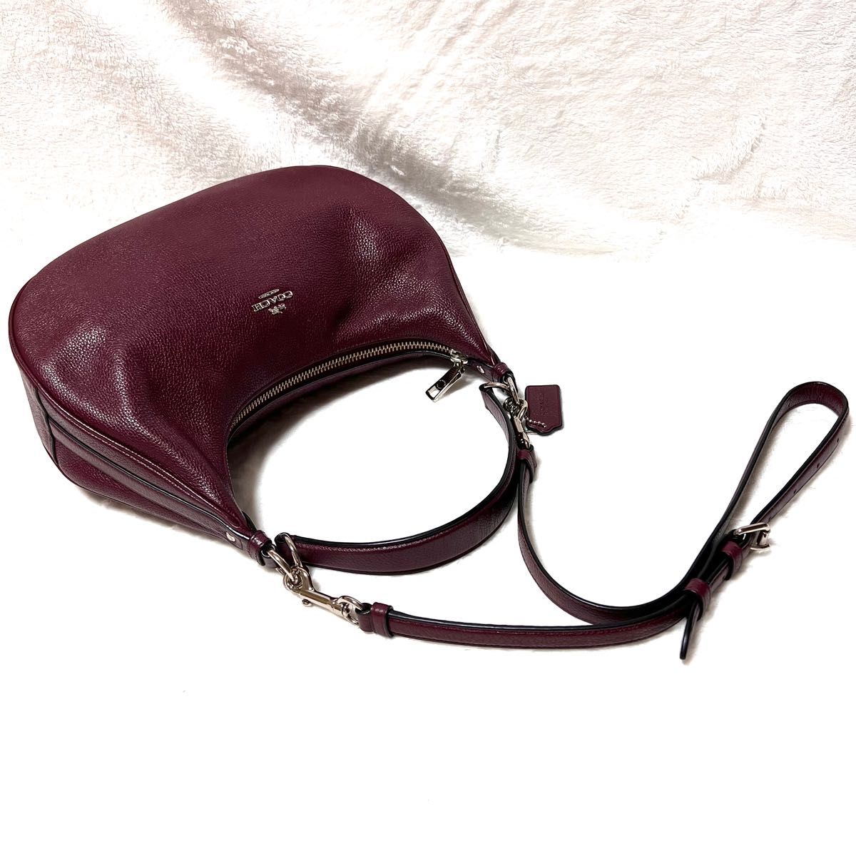 COACHコーチ 2way ショルダーバック ボルドー 三日月型フォルム｜Yahoo