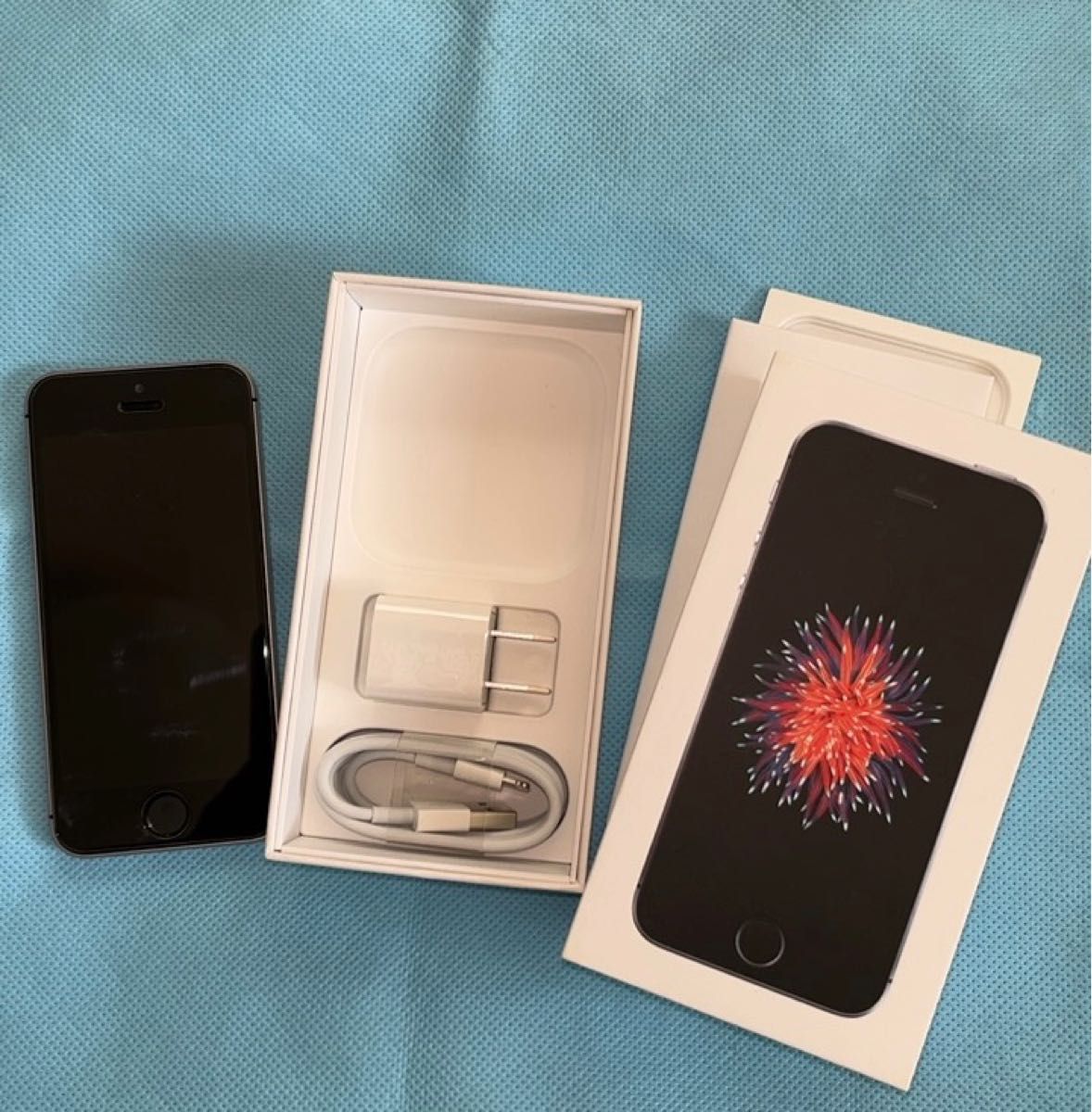 iPhone SE 第一世代 32GB スペースグレー SIMロック解除 未使用の純正