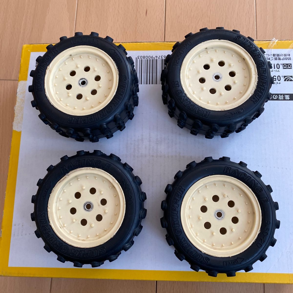 中古 当時物タミヤ オーバルブロックタイヤ・ホイール ホットショット