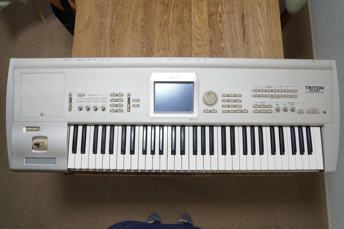 Yahoo!オークション - 【公式B級品】KORG TRITON STUDIO 61鍵盤＋Dance