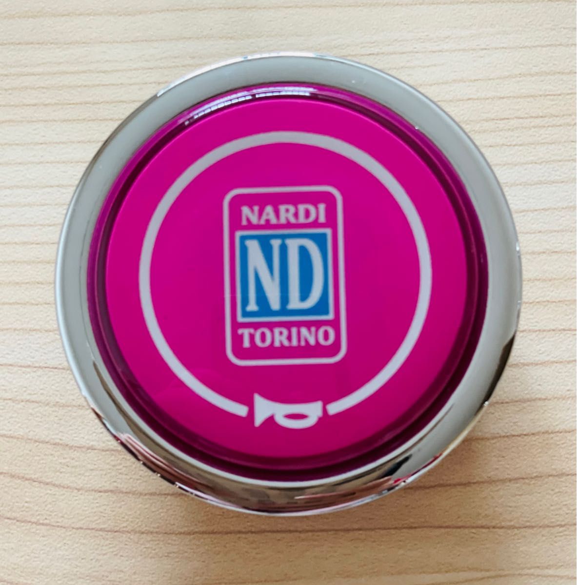 NARDI ナルディ ホーンボタン 未使用品momo サイズ 珍しい ピンク色