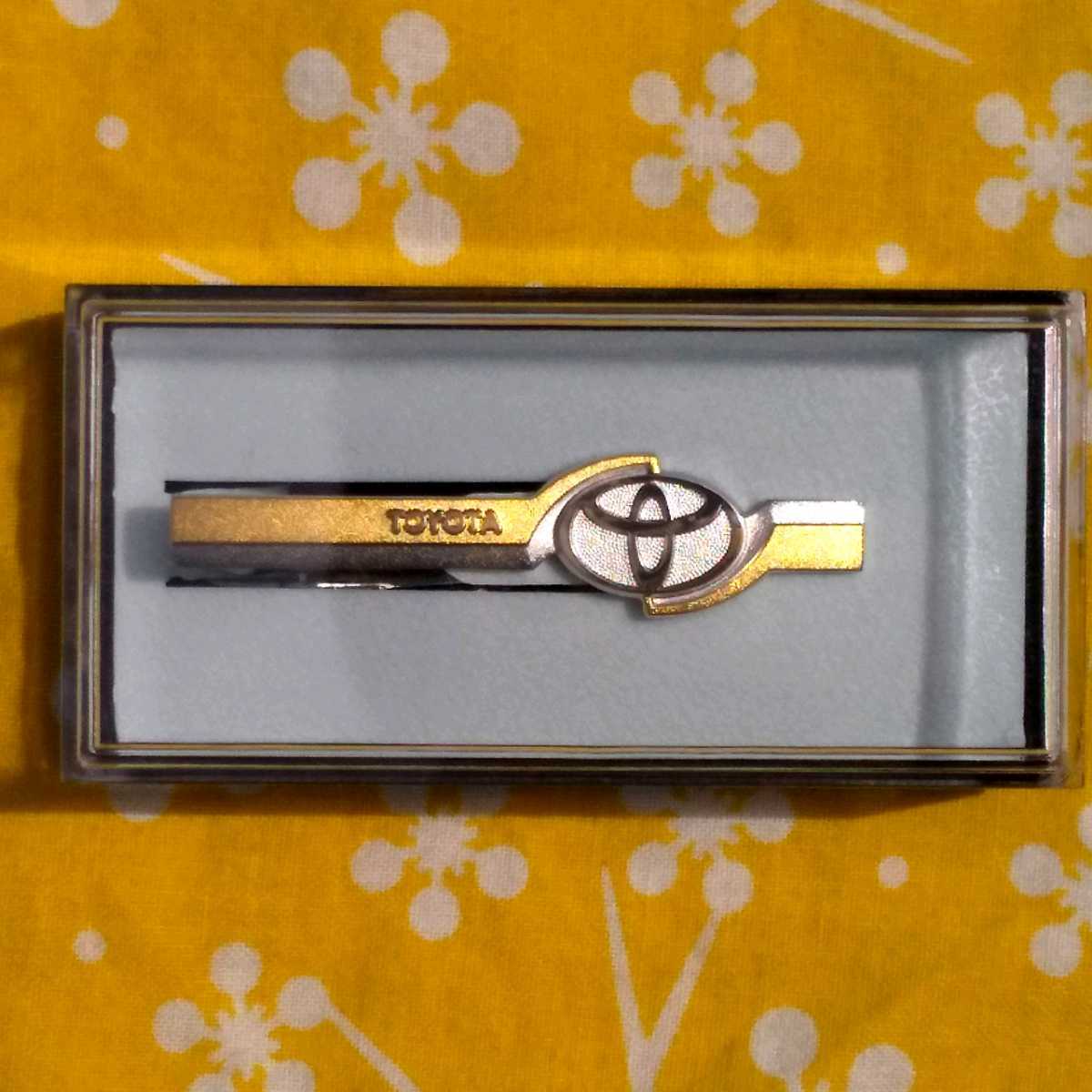 トヨタ 1987年 1000台達成記念タイタックピンP-2 トヨタ 1987年 1000台