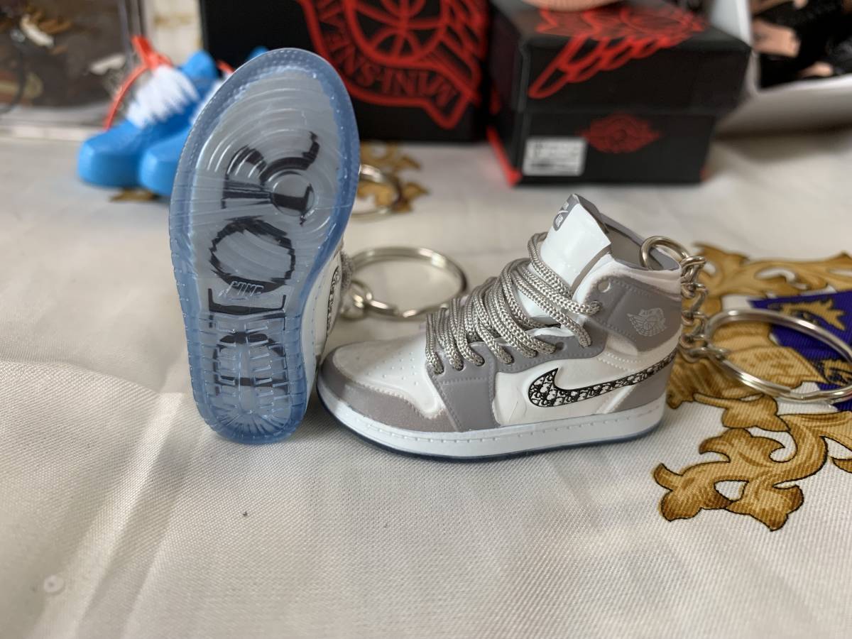 ジョーダン キーホルダー 両足 2足セット AIR DIOR NIKE スニーカー