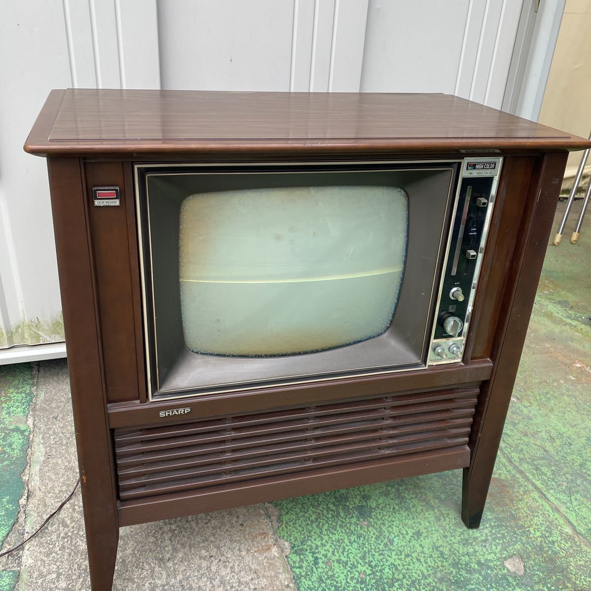 Yahoo!オークション - 昭和レトロ SHARP/シャープ カラーテレビ 19C-H