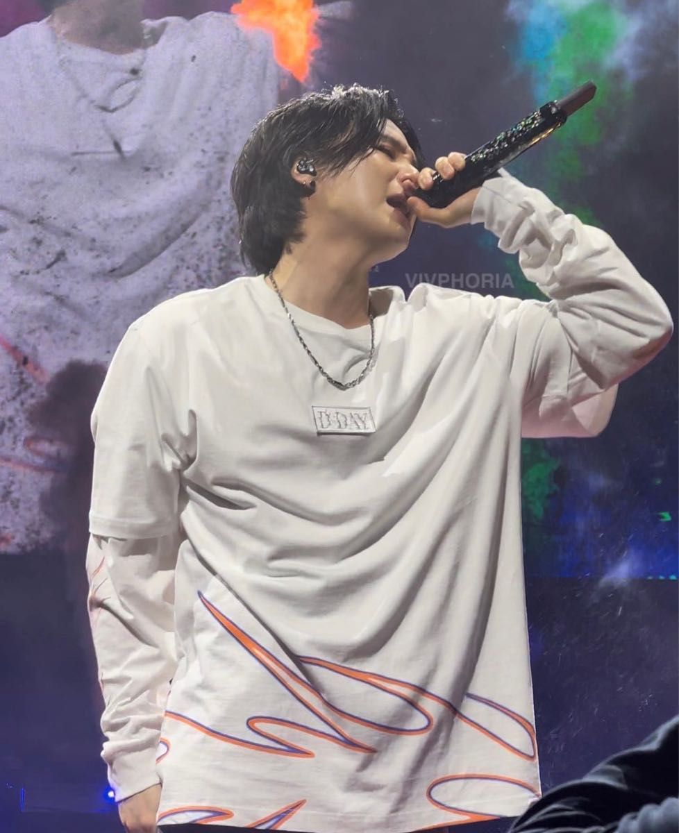 ユンギ着用 SUGA Agust D “D-DAY” ツアーTシャツ US限定ver 新品未開封