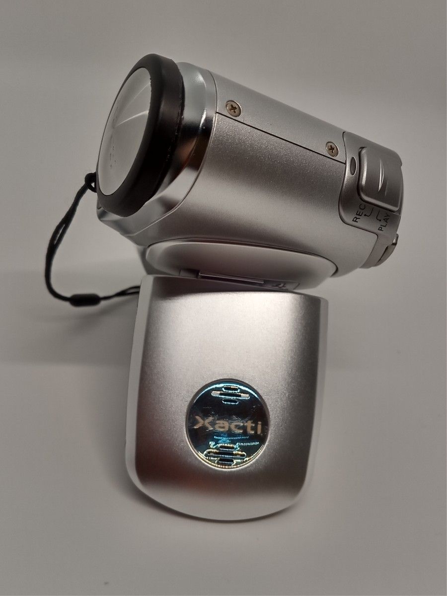 SANYO デジタルムービーカメラ Xacti DMX-C40 シルバー｜Yahoo!フリマ