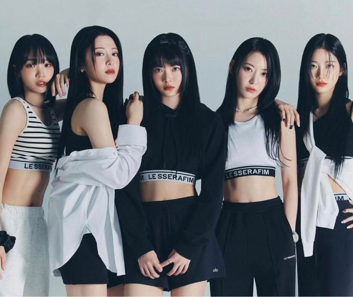 ルセラフィム POPUP CROP HOODIE S-M クロップ パーカー スウェット