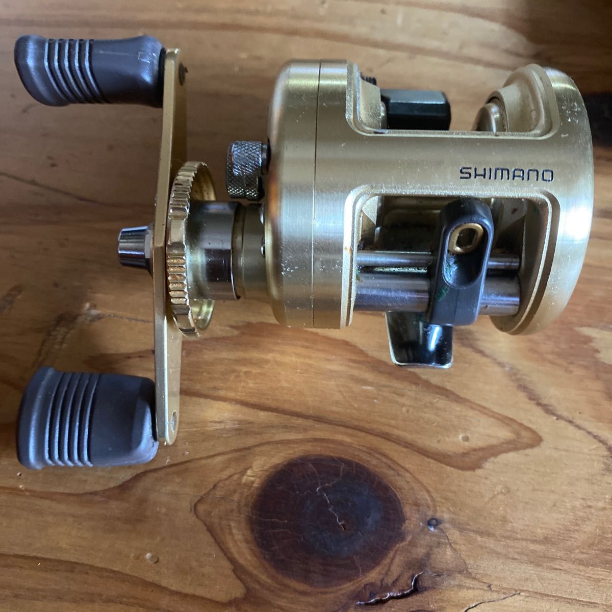 シマノ 右巻きカルカッタ チヌ1000 アルミニウムBODY｜Yahoo!フリマ