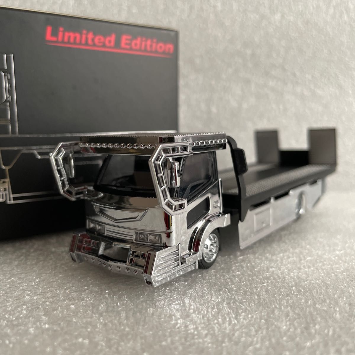 新品未使用 マイクロターボMicro Turbo 1/64キャリアカー積載車