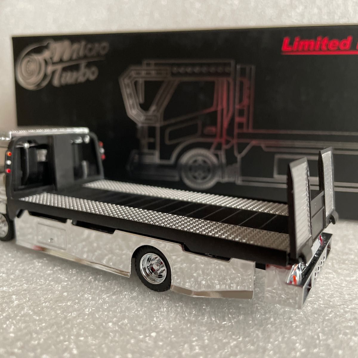 新品未使用 マイクロターボMicro Turbo 1/64キャリアカー積載車