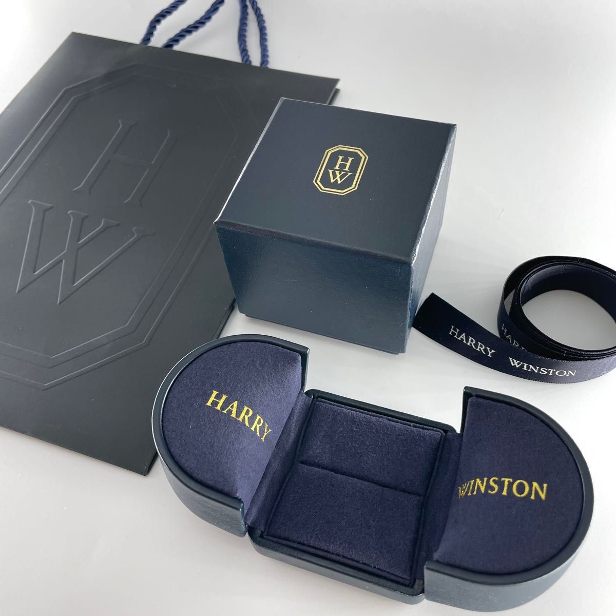 ハリーウィンストン リングケース 箱のみ 紙袋 リボン 空箱
