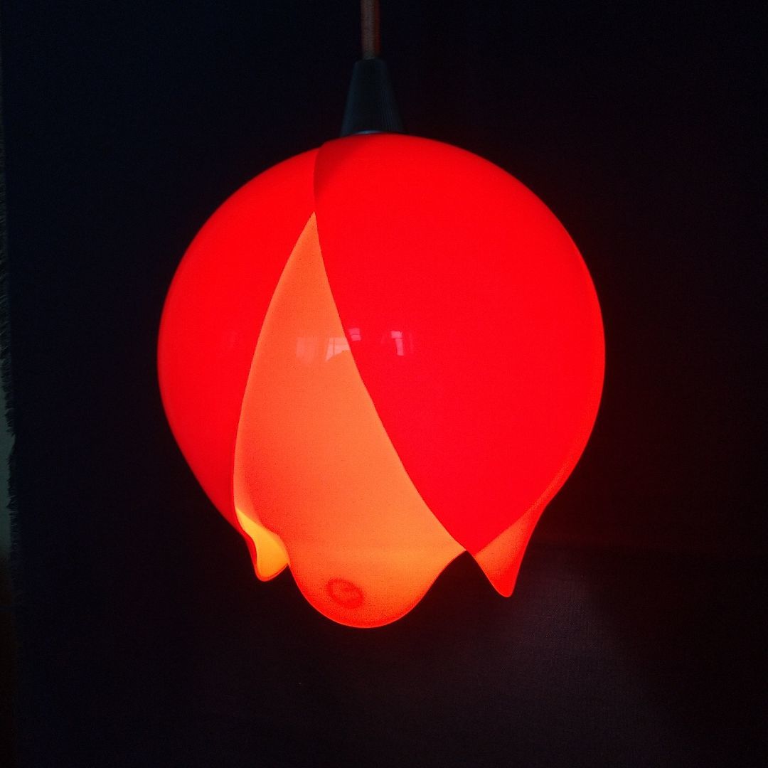 レトロポップ「ナショナル チューリップ型 ペンダント ライト」吊り