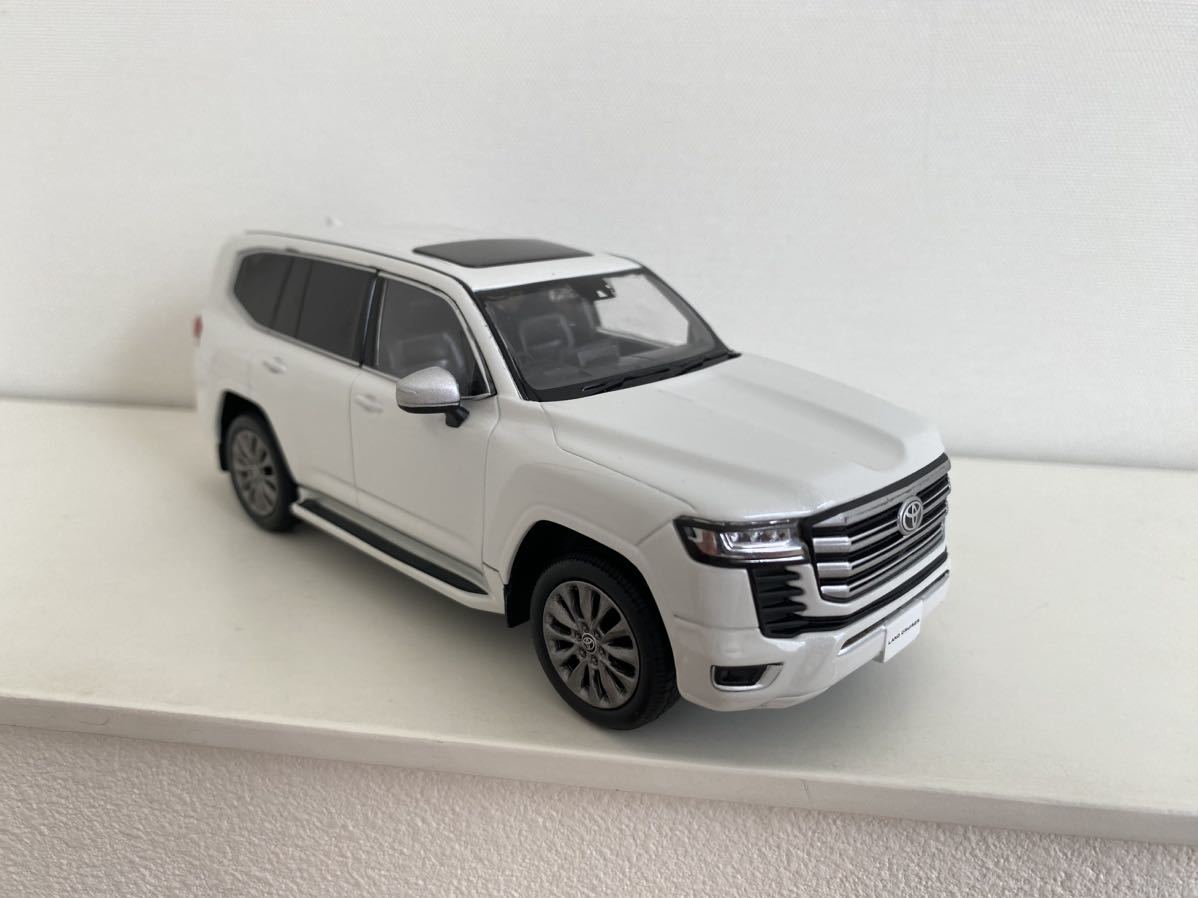 送料込み ランドクルーザー 300 ZX ミニカー トヨタ 1/30 カラー