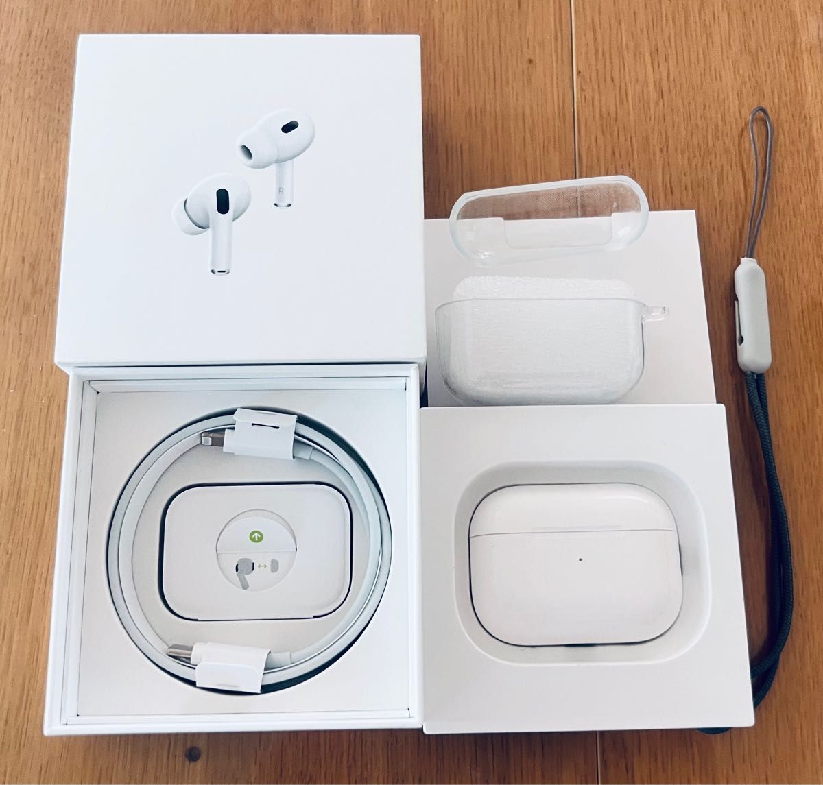 正規美品 Apple AirPods Pro 第2世代 MQD83J/A 新品専用透明ケース