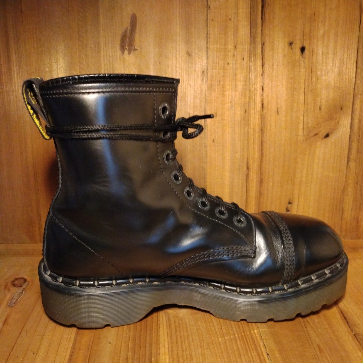 貴重 入手困難 英国製 ドクターマーチン Dr.Martens 8ホールブーツ