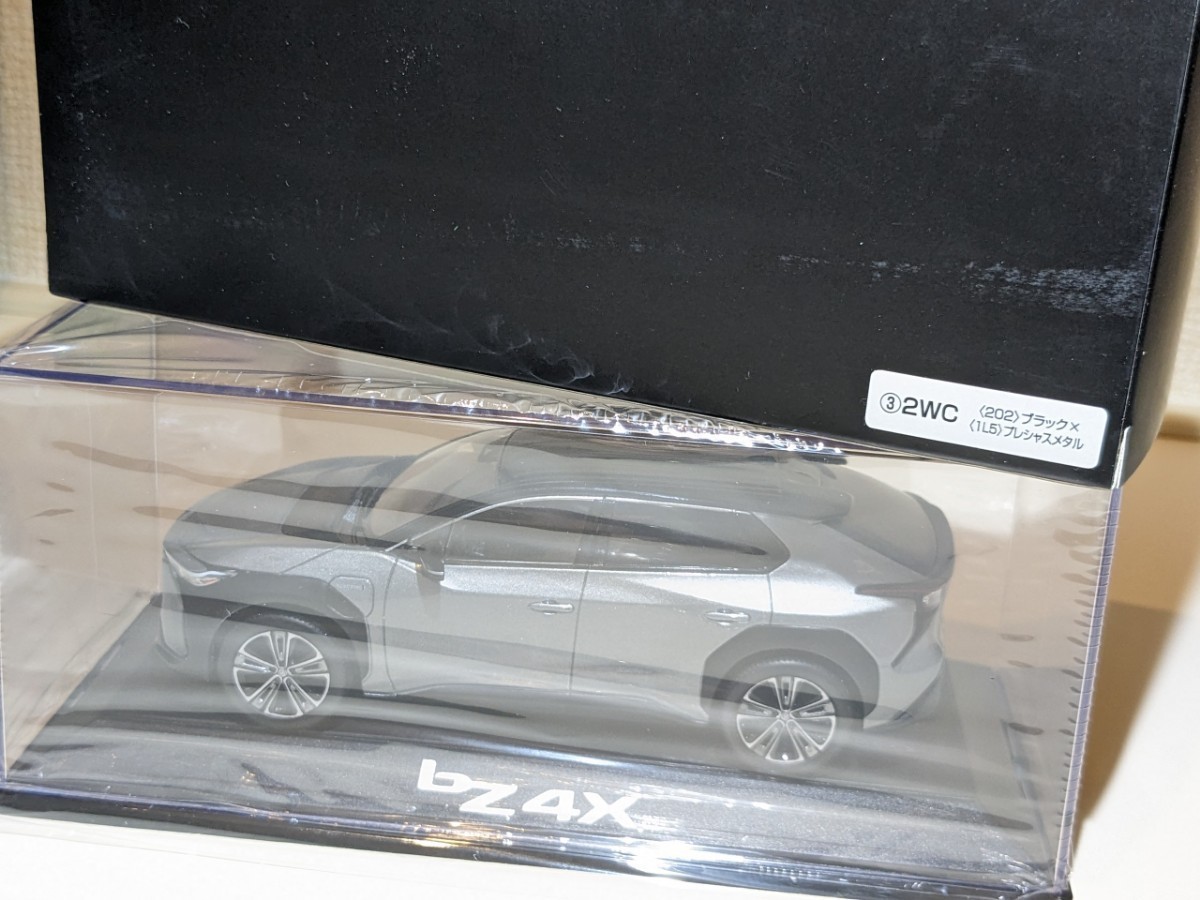 トヨタ bZ4X カラーサンプルミニカー ブラック×メタル｜Yahoo!フリマ