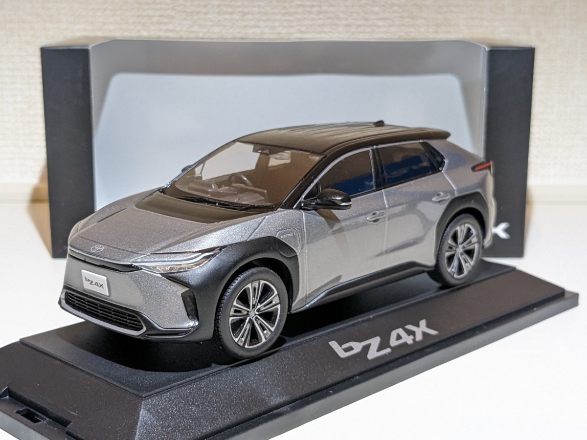トヨタ bZ4X カラーサンプルミニカー ブラック×メタル｜Yahoo!フリマ