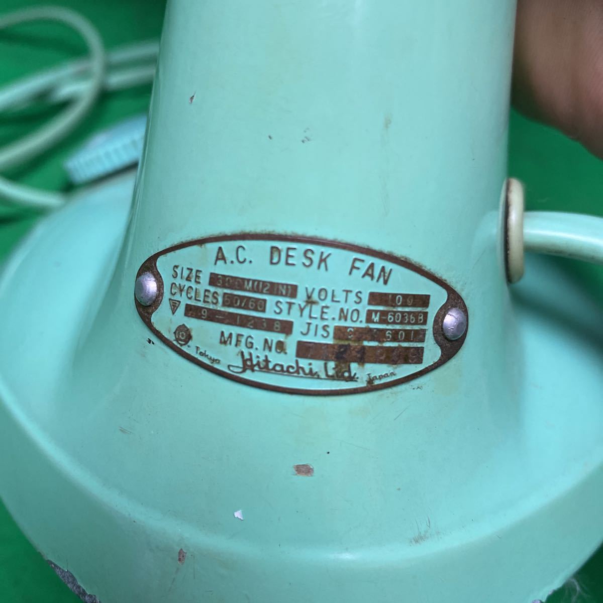 z302 昭和レトロ 日立扇風機 金属ボディ HITACHI A C DESK FAN M-6036B