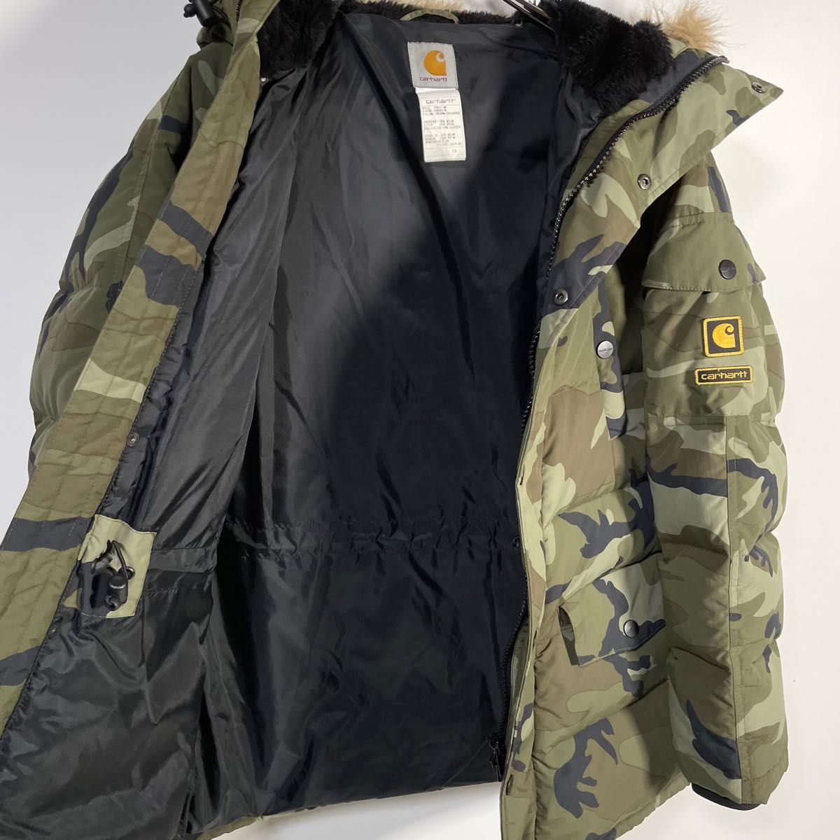Carhartt カモフラージュ 迷彩ダウンジャケット