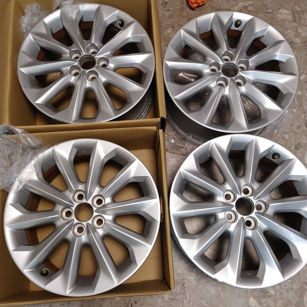 トヨタ カローラ ツーリング 純正ホイール16インチ4本セット｜Yahoo