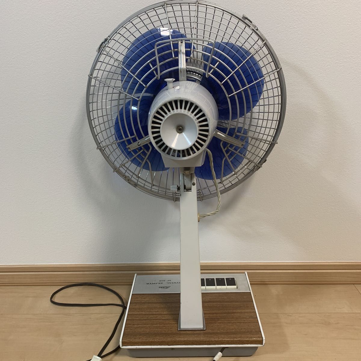 M*す様 昭和レトロ東芝Toshiba Crystal 扇風機「SF-30R」青 M*す様