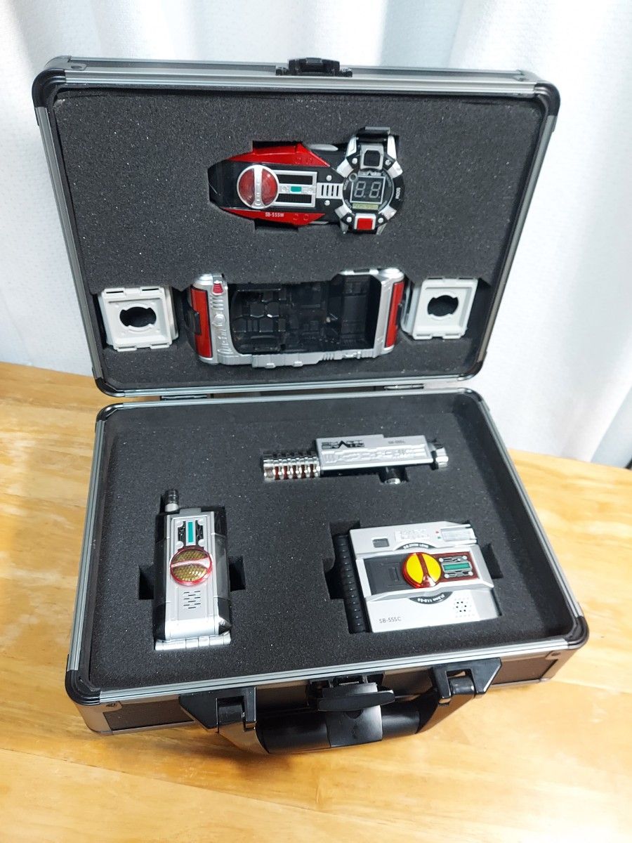 仮面ライダー555 ギアボックス＆ DXファイズギア 仮面ライダーファイズ