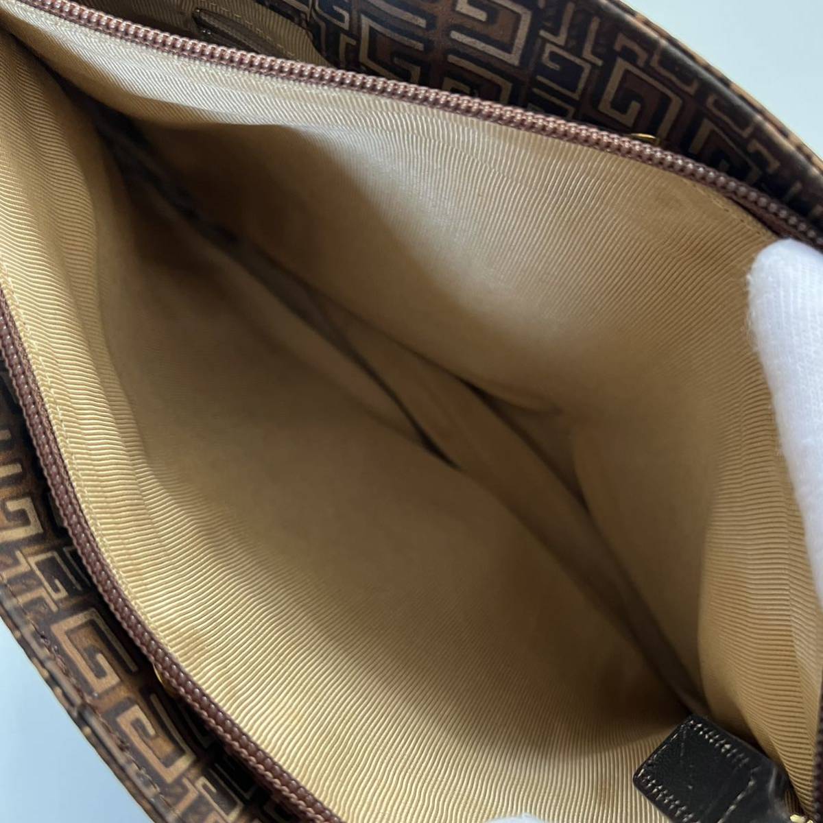 GIVENCHY ジバンシー 4G ロゴ ハンドバッグ 総柄 レディース カバン