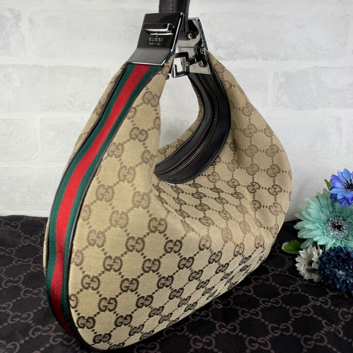 極美品 グッチ ショルダーバッグ GG シェリーライン ハーフムーン