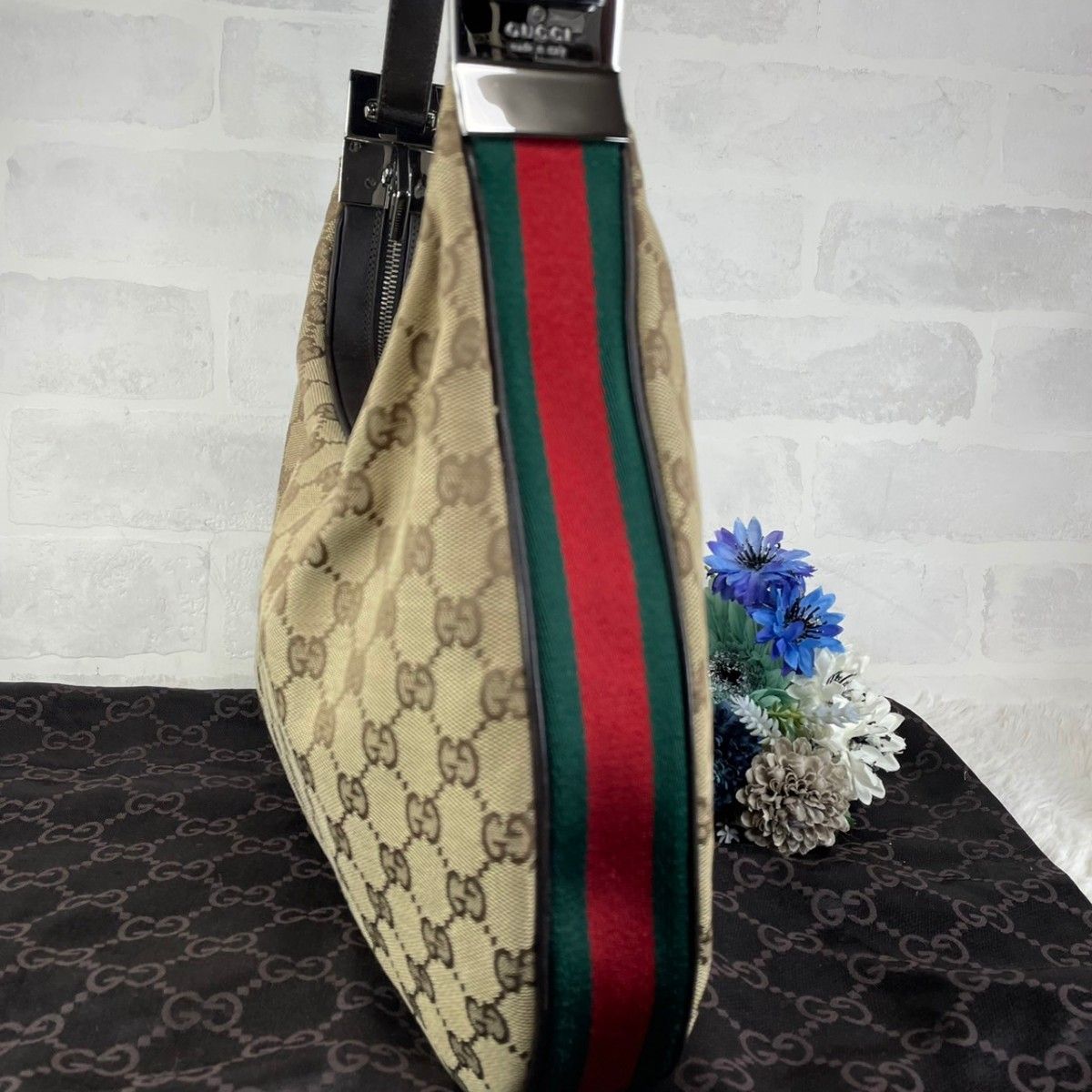 極美品 グッチ ショルダーバッグ GG シェリーライン ハーフムーン