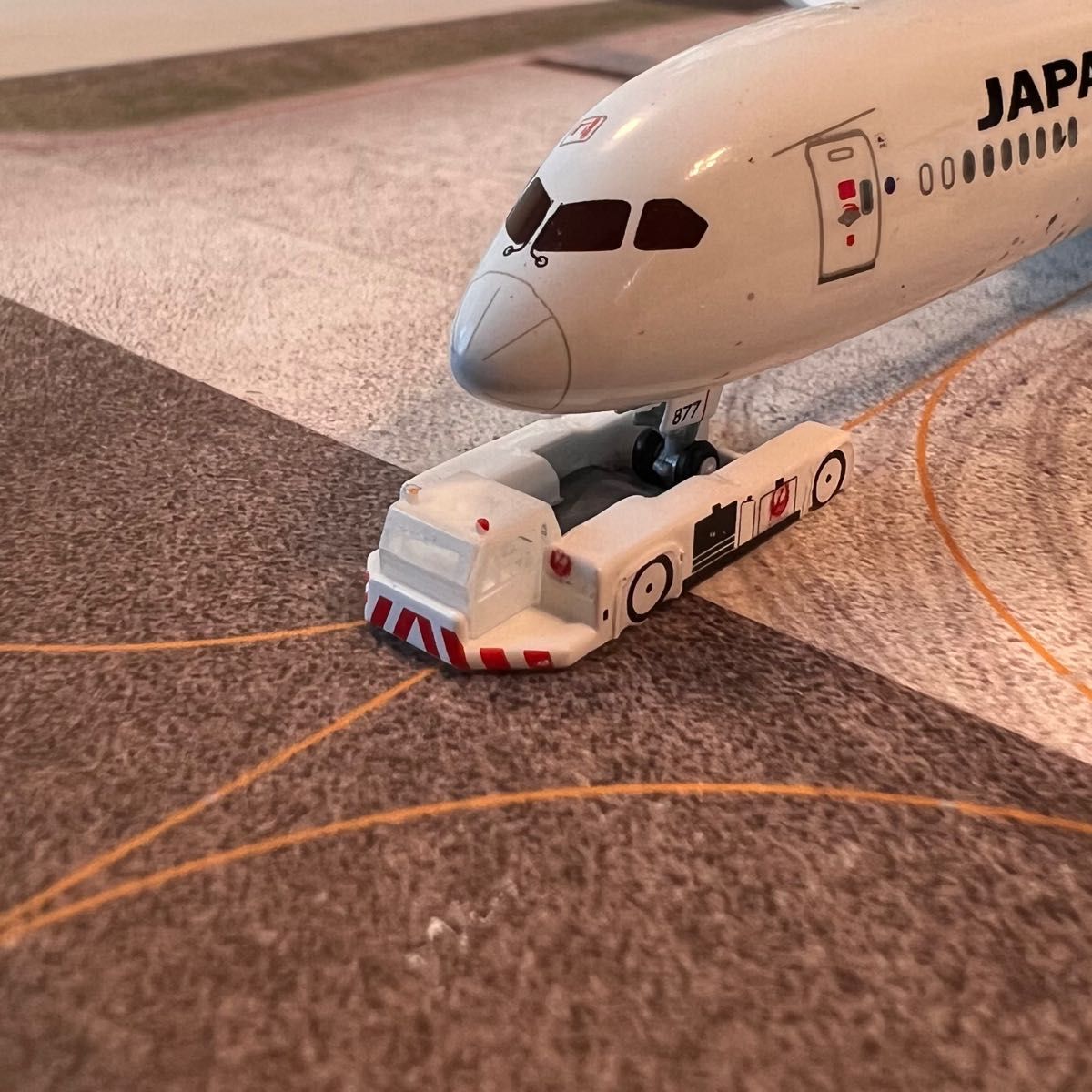 1/400 GSE 地上支援車両 トーバーレストラクター ANA JAL 4台セット