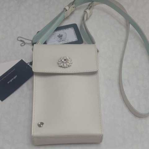 最終お値下げ 新品タグ付き ADMJ マーガレットモチーフ付き モバイル