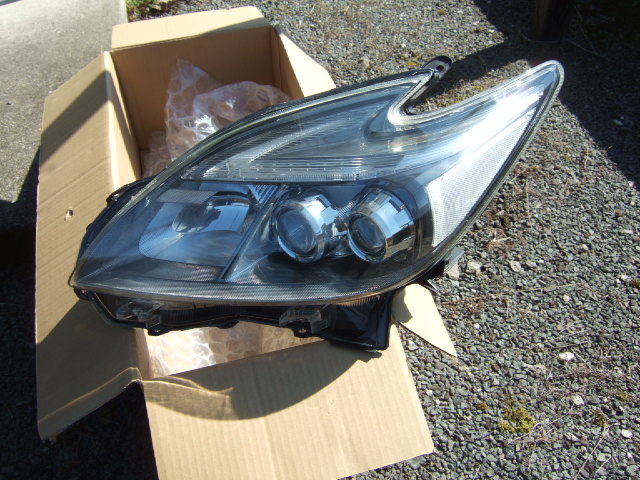 送料無料 プリウス 30 後期 ZVW30 ヘッドライト 左 81185-47383 KOITO