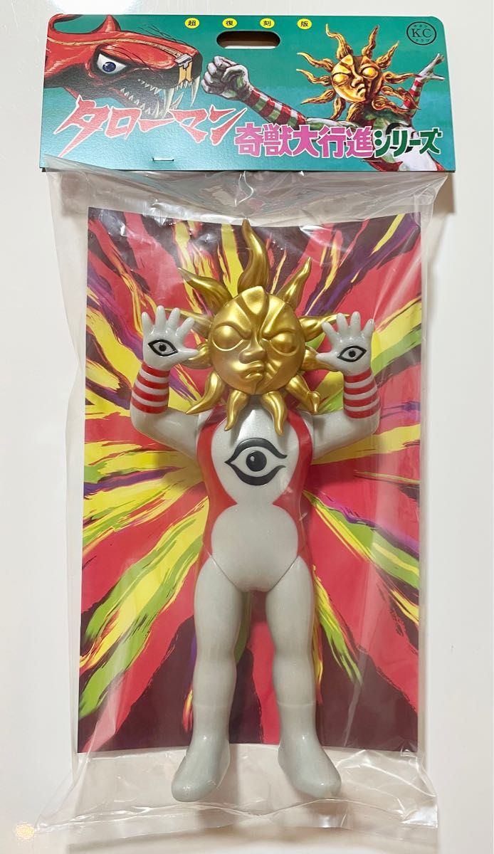 超復刻版 【新品未開封】超復刻版タローマンソフビ人形 タローマン