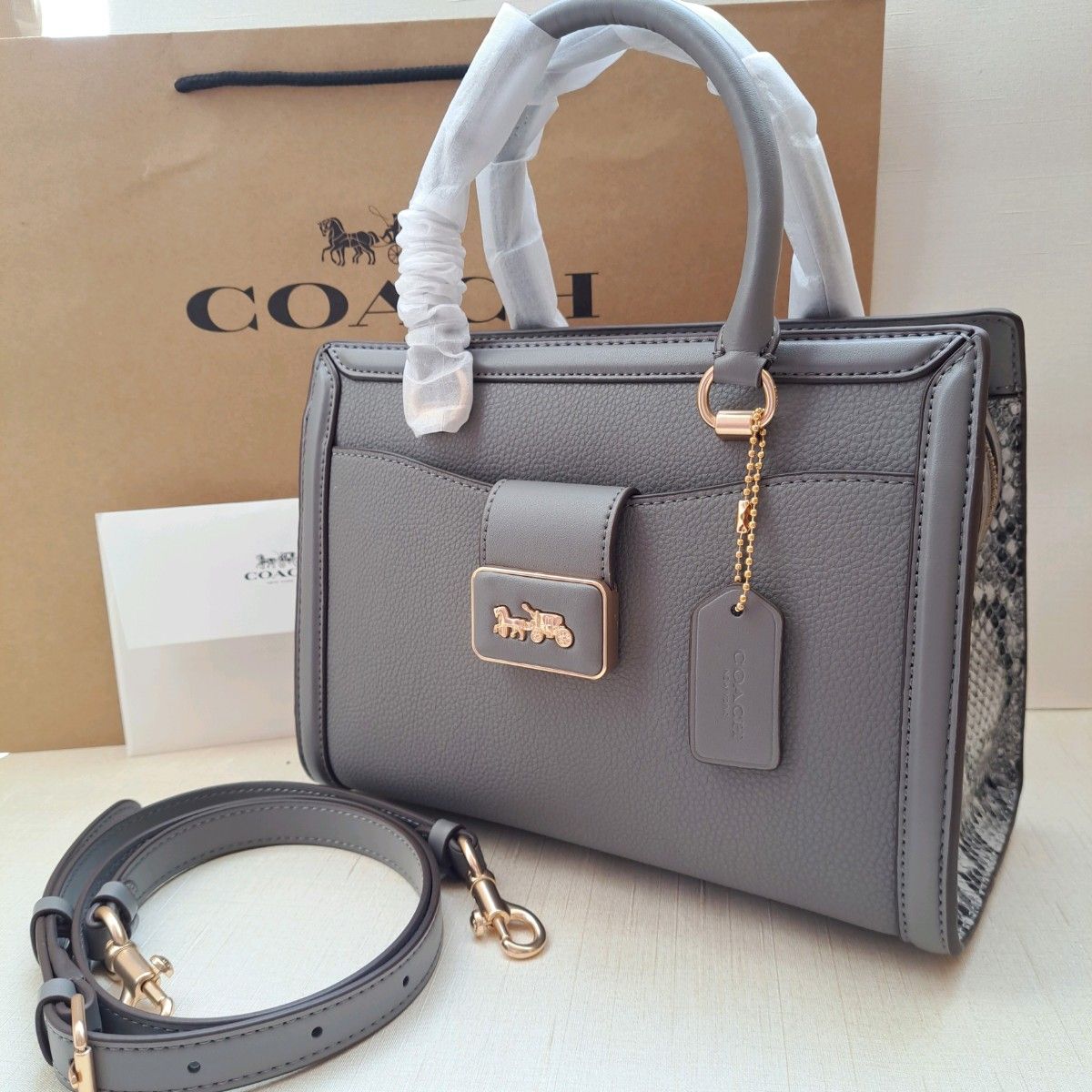 最新作】グレースキャリーオール COACH バッグ ハンドバッグ