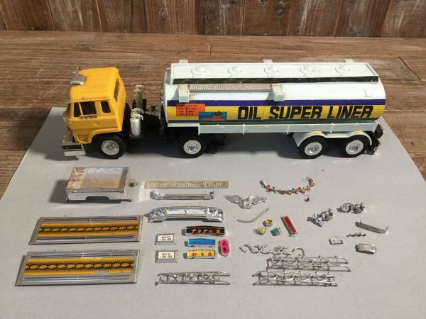 Yahoo!オークション - 2/12R5si アオシマ 初代大型 デコトラ 爆走野郎