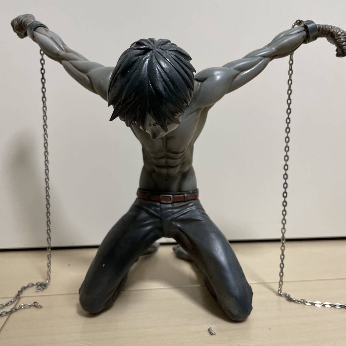 進撃の巨人 エレンイェーガー 拘束 ガレージキット ガレキ 完成品 塗装