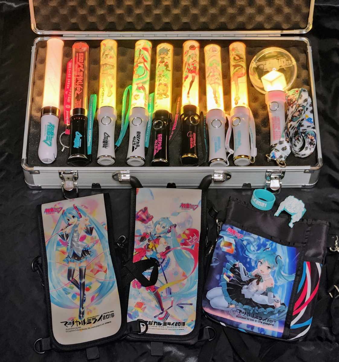 Yahoo!オークション - 初音ミク マジカルミライ 歴代ペンライト9種セッ