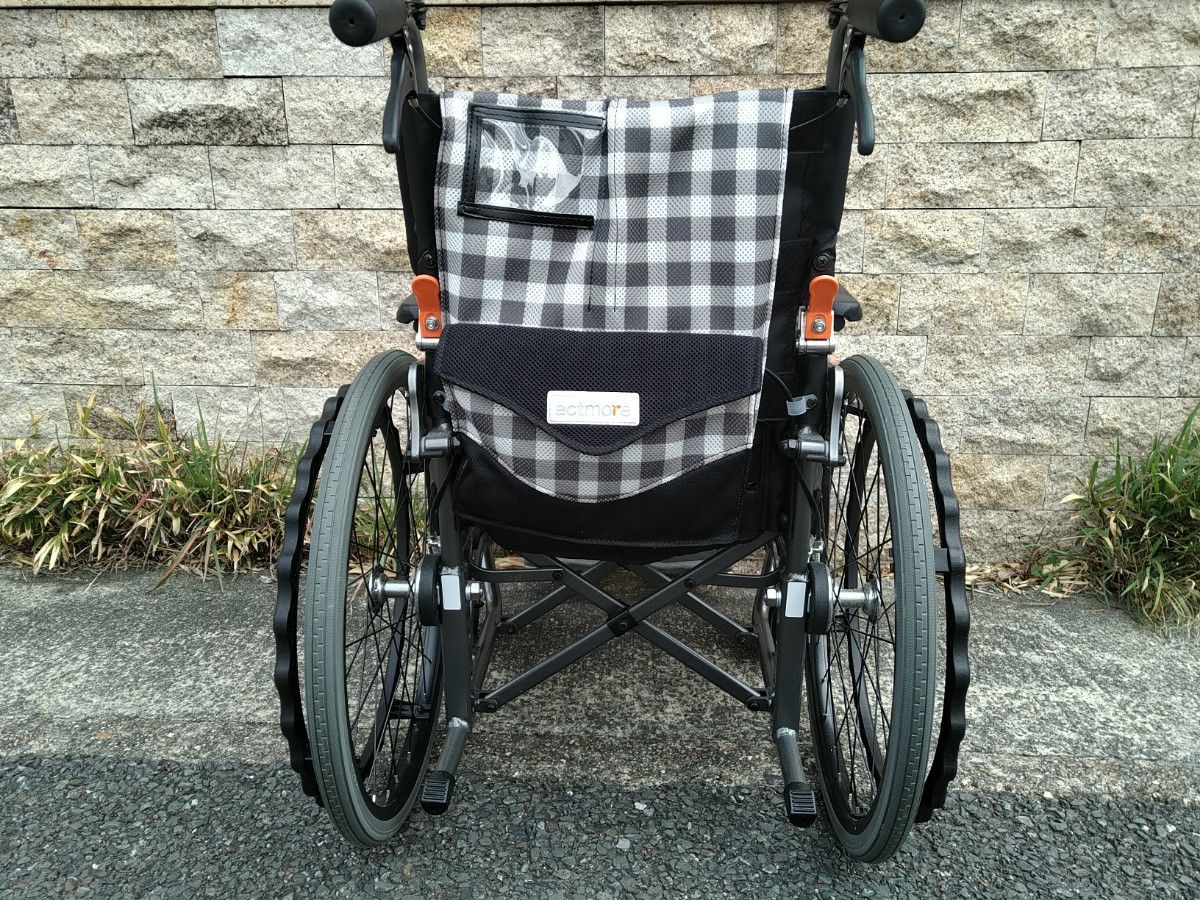 車椅子（自走式・低床） アクトモア シュシュ｜Yahoo!フリマ（旧PayPay
