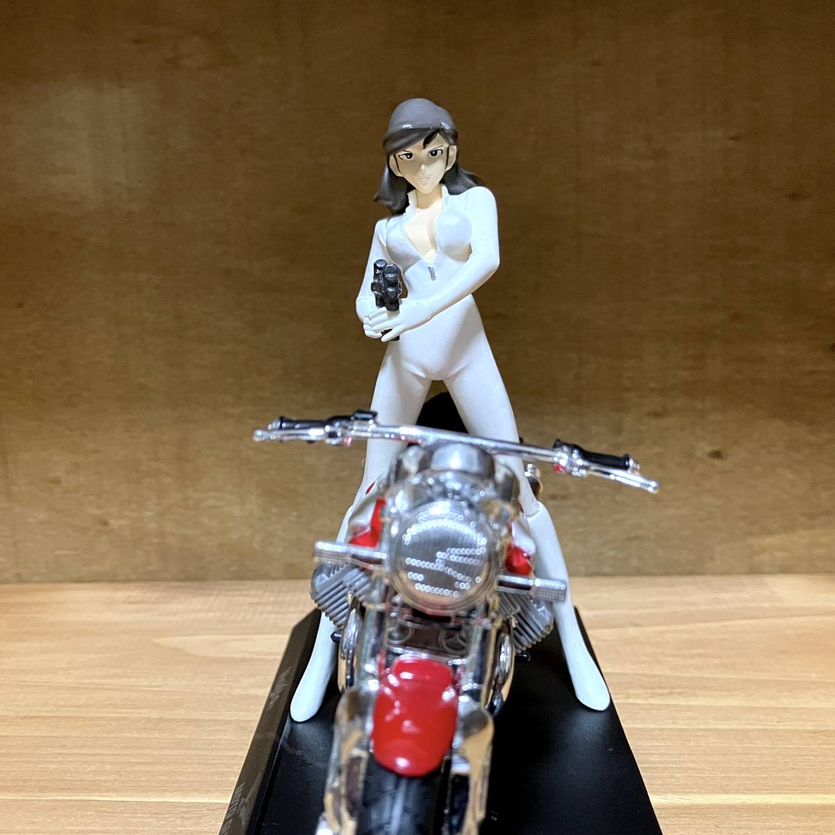 Yahoo!オークション - ルパン三世『峰不二子 & バイク』フィギュア MOT