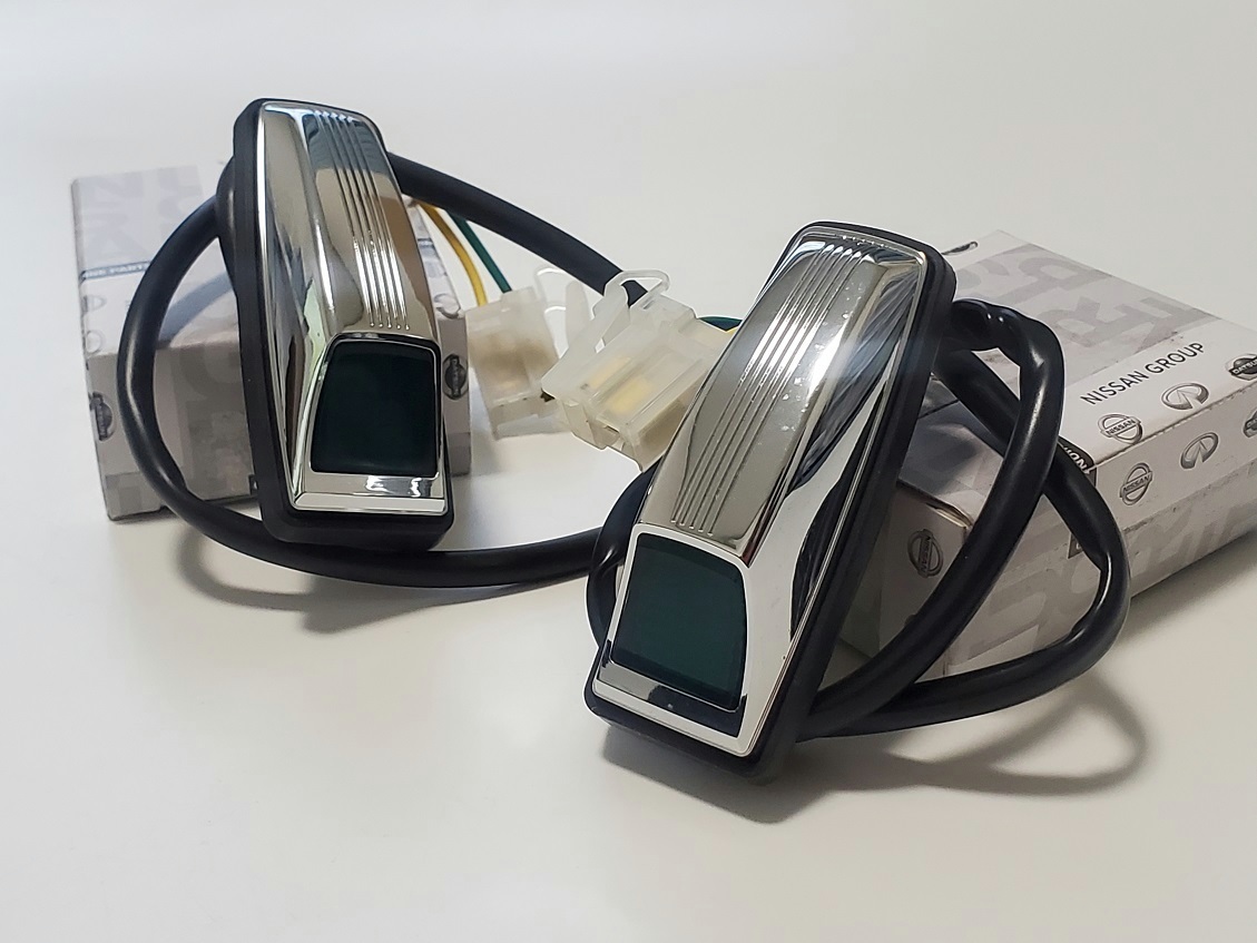 Y30/WY30 セドリック・グロリア 日産純正 フェンダーマーカー 左右