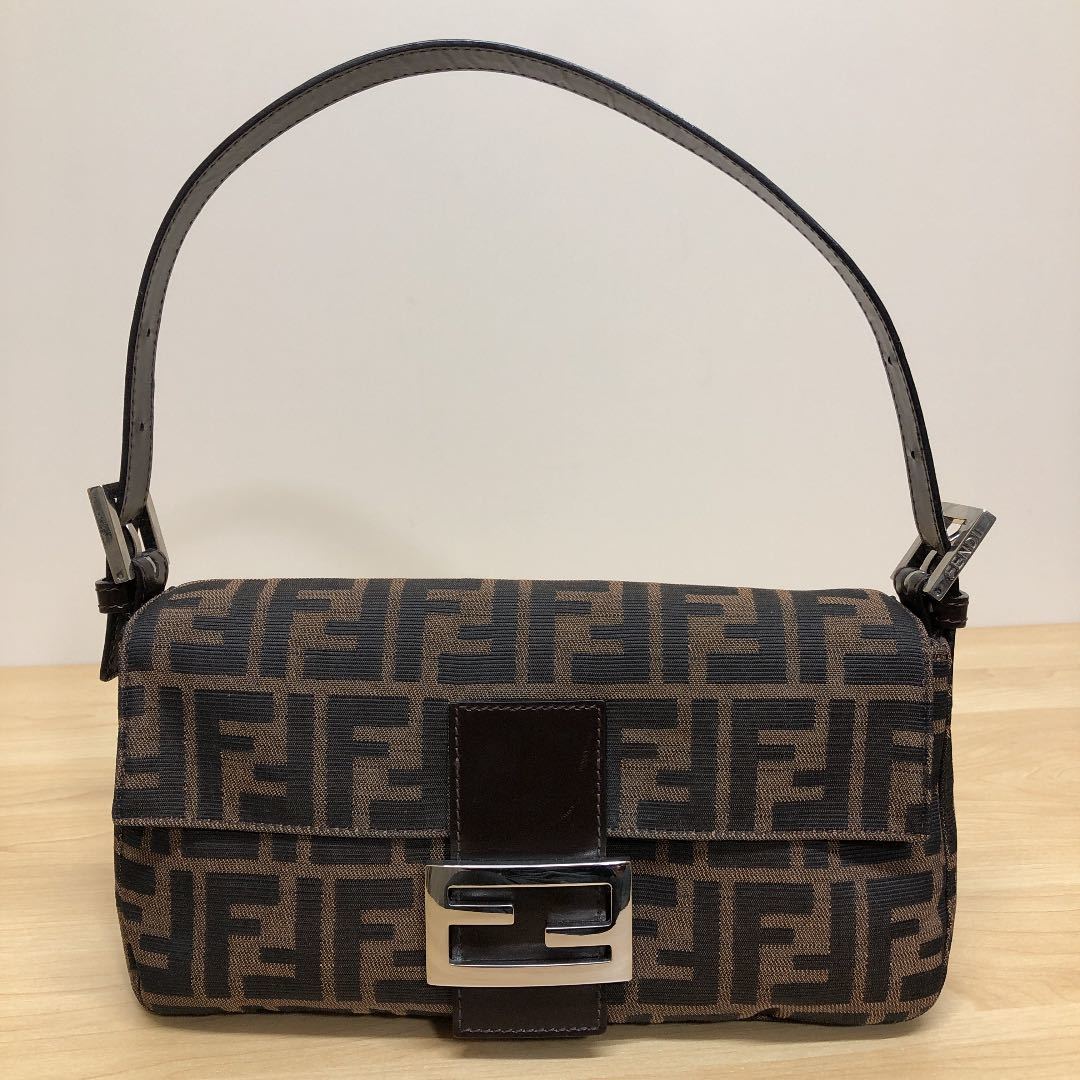 美品】FENDI フェンディ ズッカ柄 マンマバケット ショルダーバッグ