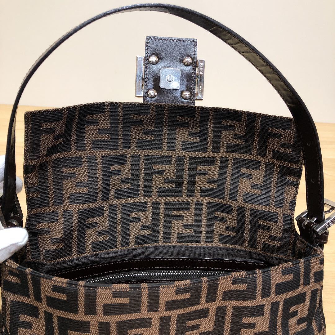 美品】FENDI フェンディ ズッカ柄 マンマバケット ショルダーバッグ