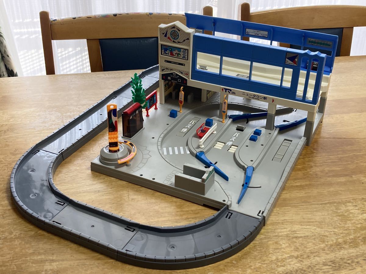 トミカ プラロード道路セット モータートミカのバス付 トミカ