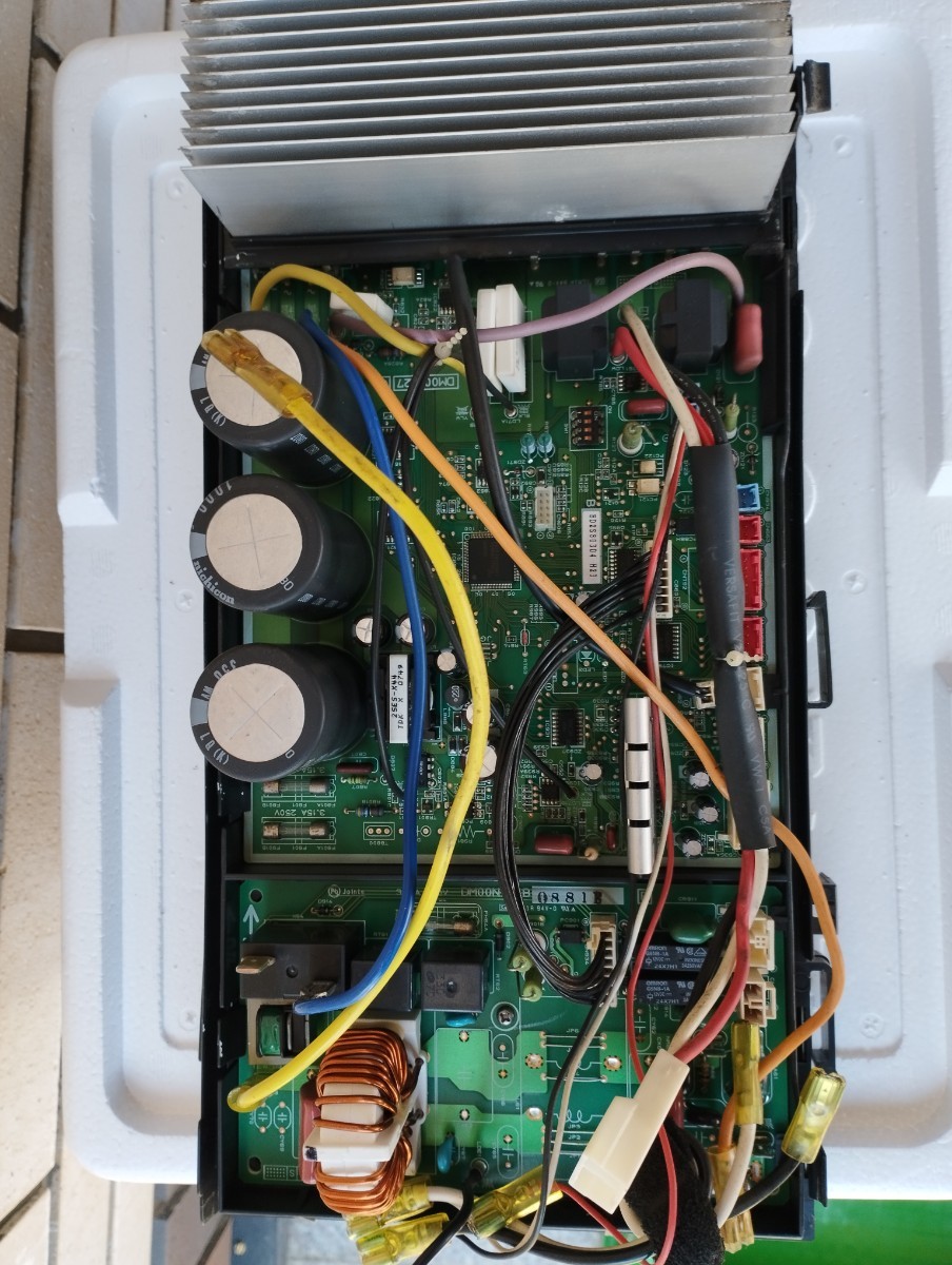 ジャンク 送料込み 三菱エコキュート SRT-HPK46W2 中古部品