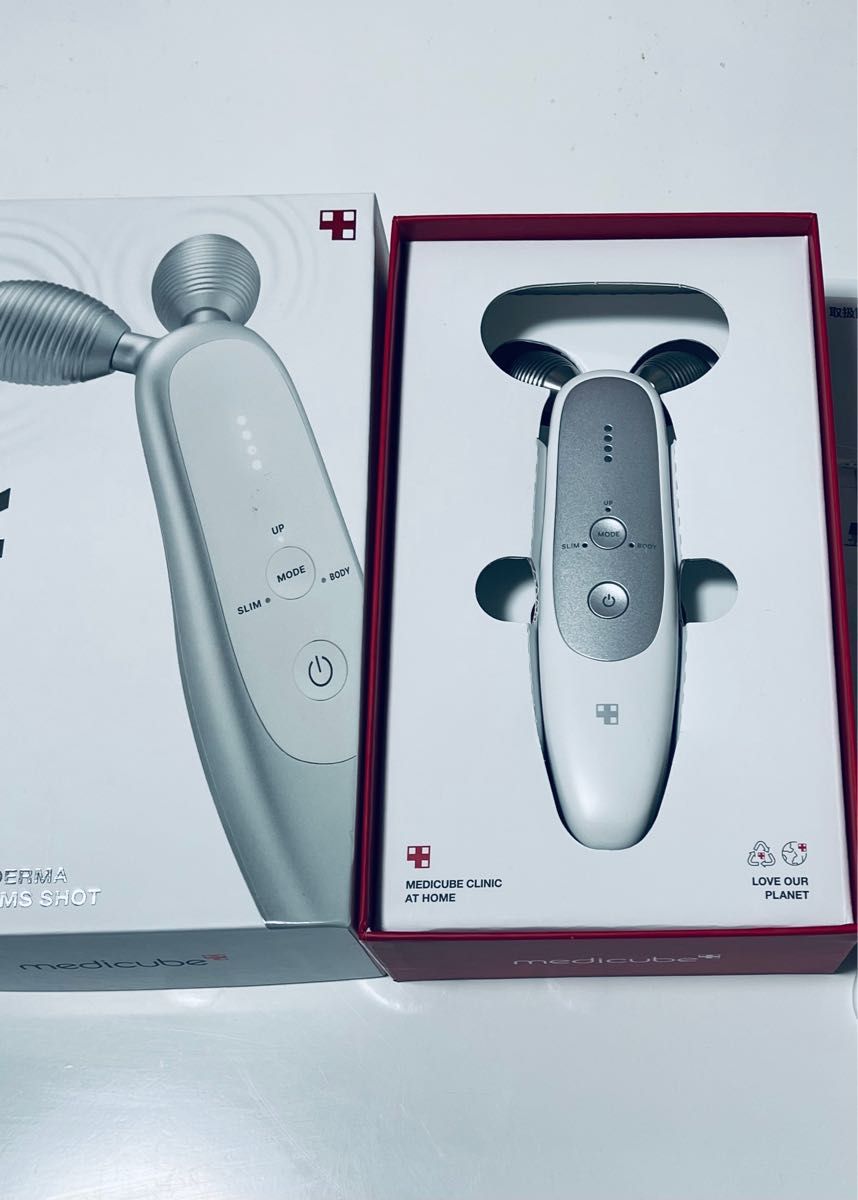MEDICUBE メディキューブ 美顔器 AGE-R DERMA EMS SHOT エイジアル