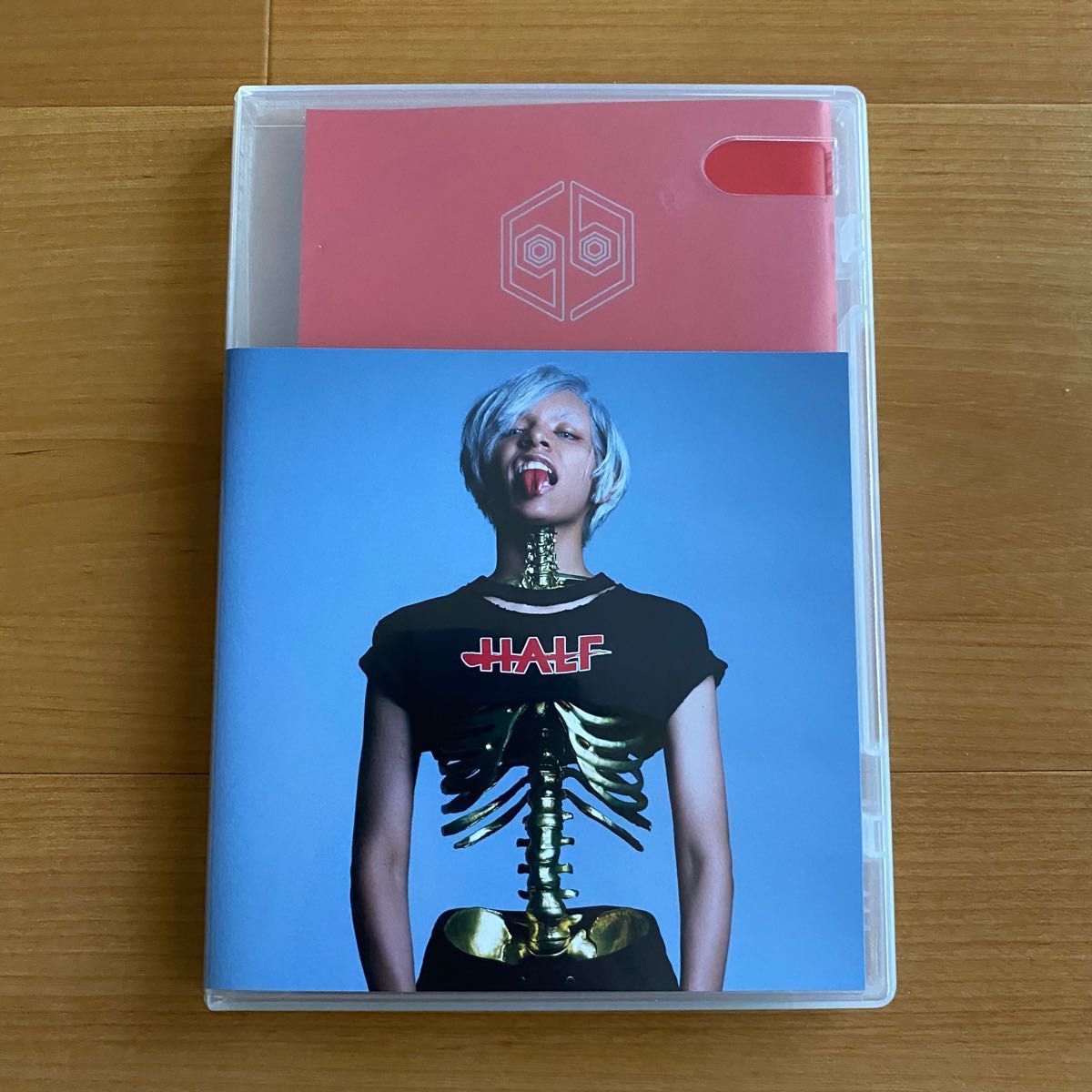 女王蜂 CD HALF 初回生産限定盤 Amazon限定ステッカー付き｜Yahoo