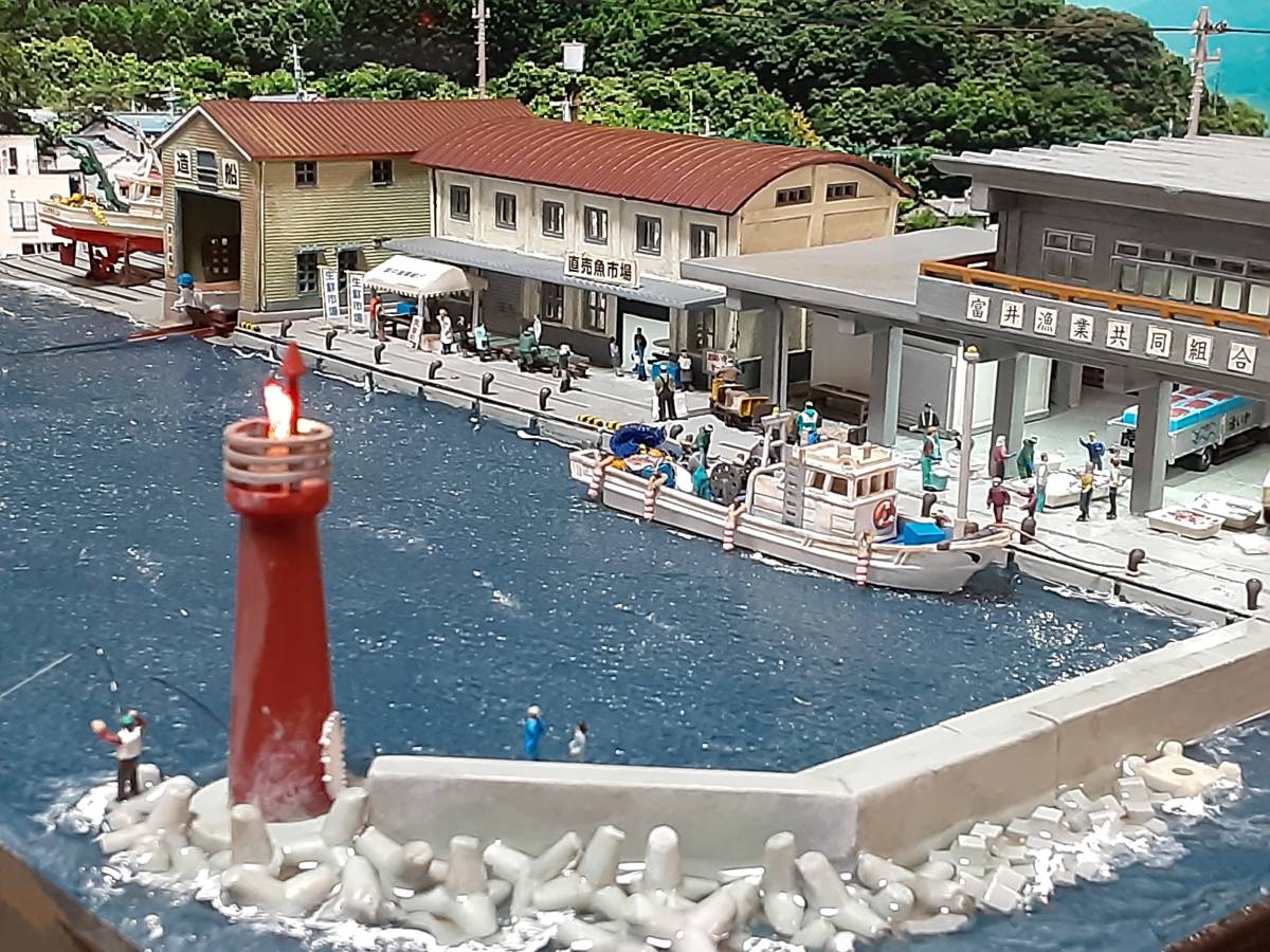 Yahoo!オークション - 1/150 漁港のジオラマ完成品（市場と造船所）LED
