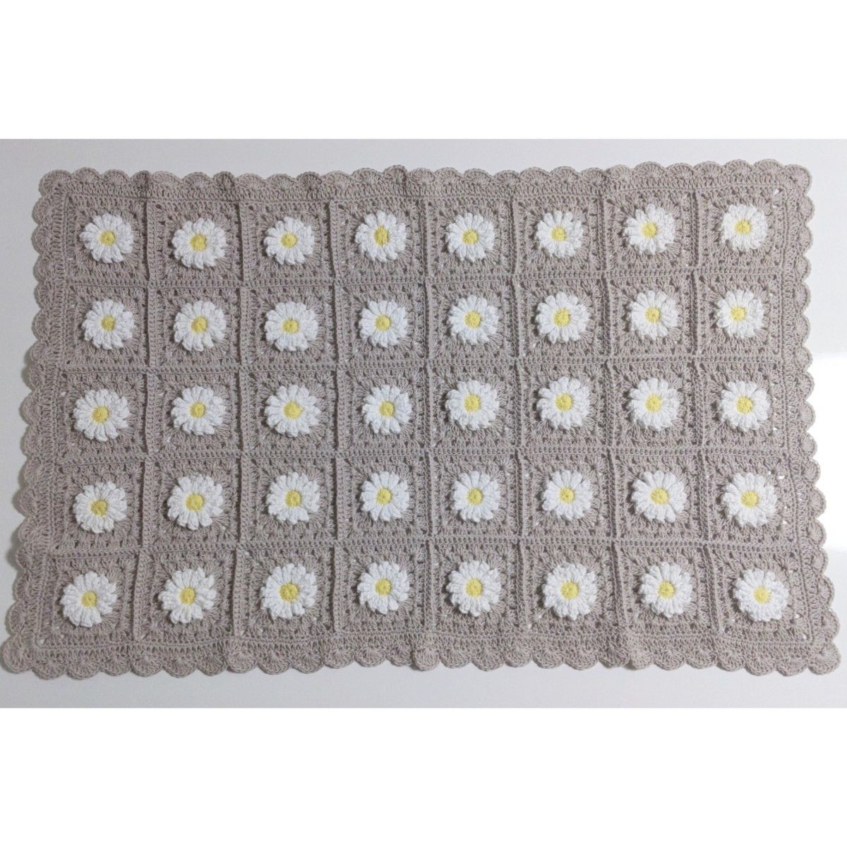 グレージュ モチーフ編み マルチカバー デイジー ブランケット｜Yahoo