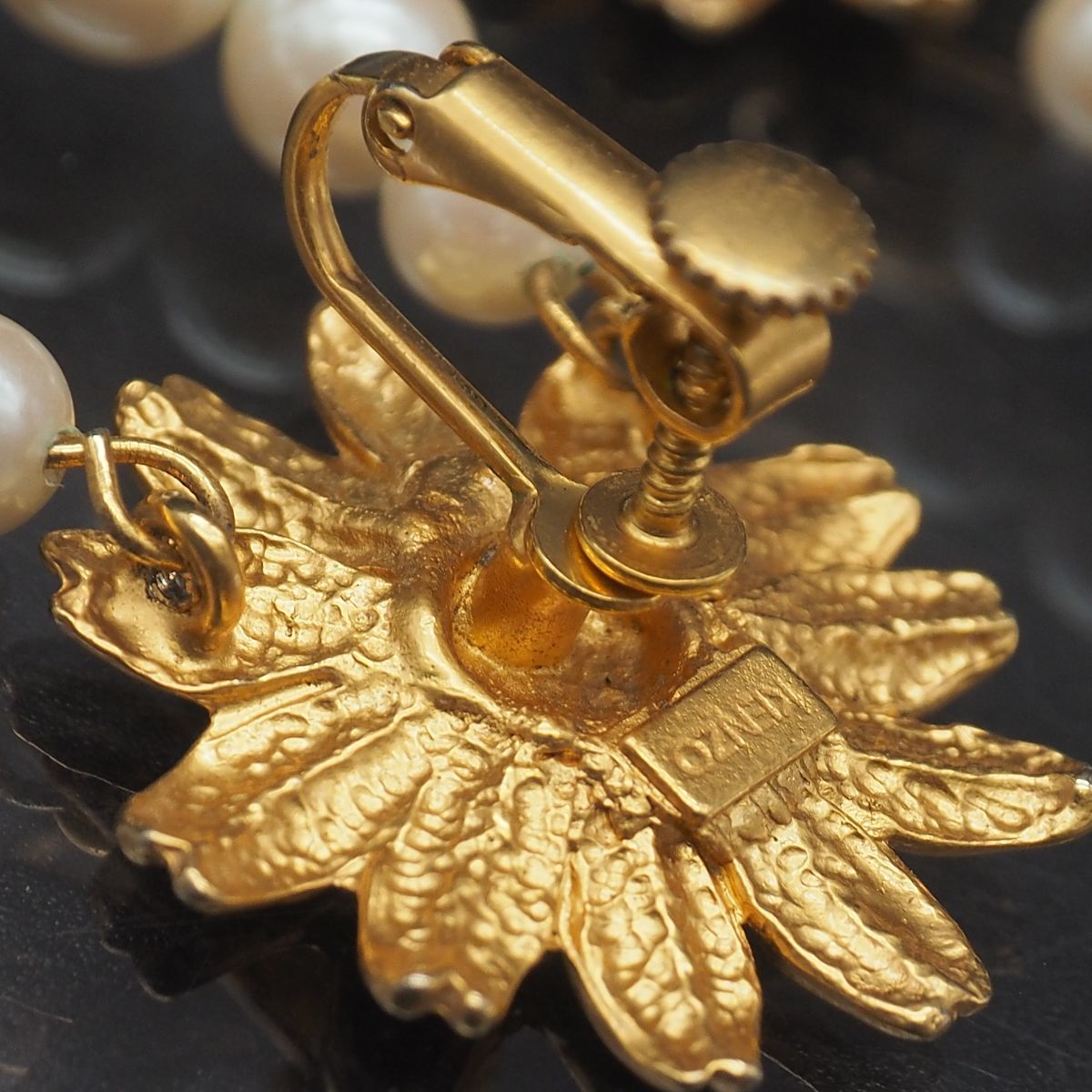 C684 KENZO ケンゾー イヤリング フラワー フェイクパール ゴールド