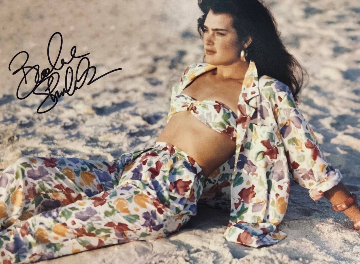 Yahoo!オークション - ブルック・シールズ 直筆サイン入り写真 【サイ